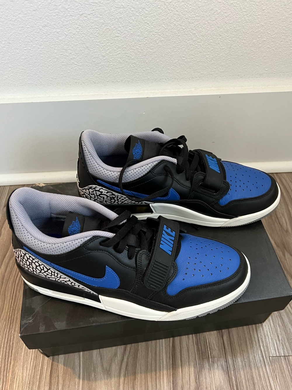Nike Jordan legacy 312 - Men's Blue and Black Low-Top Trainer